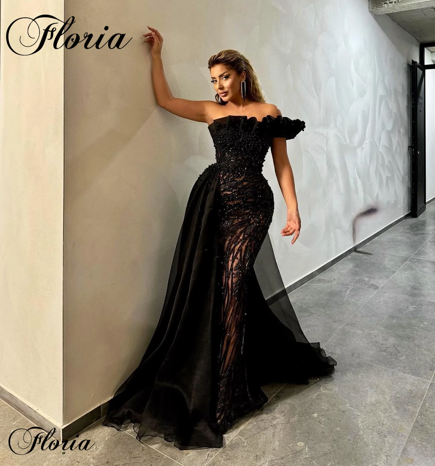 Black Strapless Celebrity Dresses With Detachable Train Mermaid Special Occasion Dresses With Pearls Vestidos De Noche Prom Gown