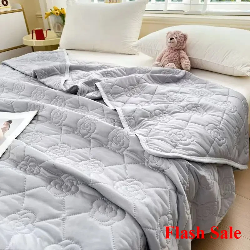 

2025 new cool silk ice cream solid color summer cool quilt air conditioner quilt summer quilt washable machine washable