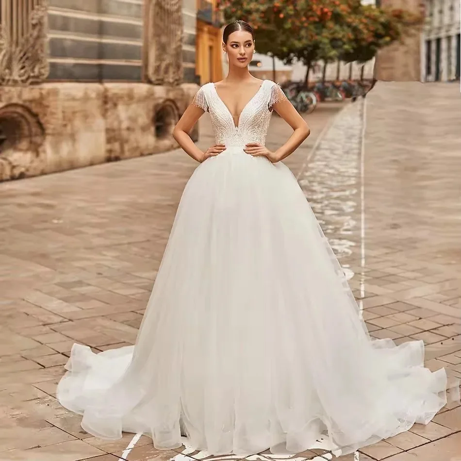 

Customized Lace Wedding Dresses Ball Gown V-neck Tulle Appliques Bridal Gown Islamic Vestido De Noiva