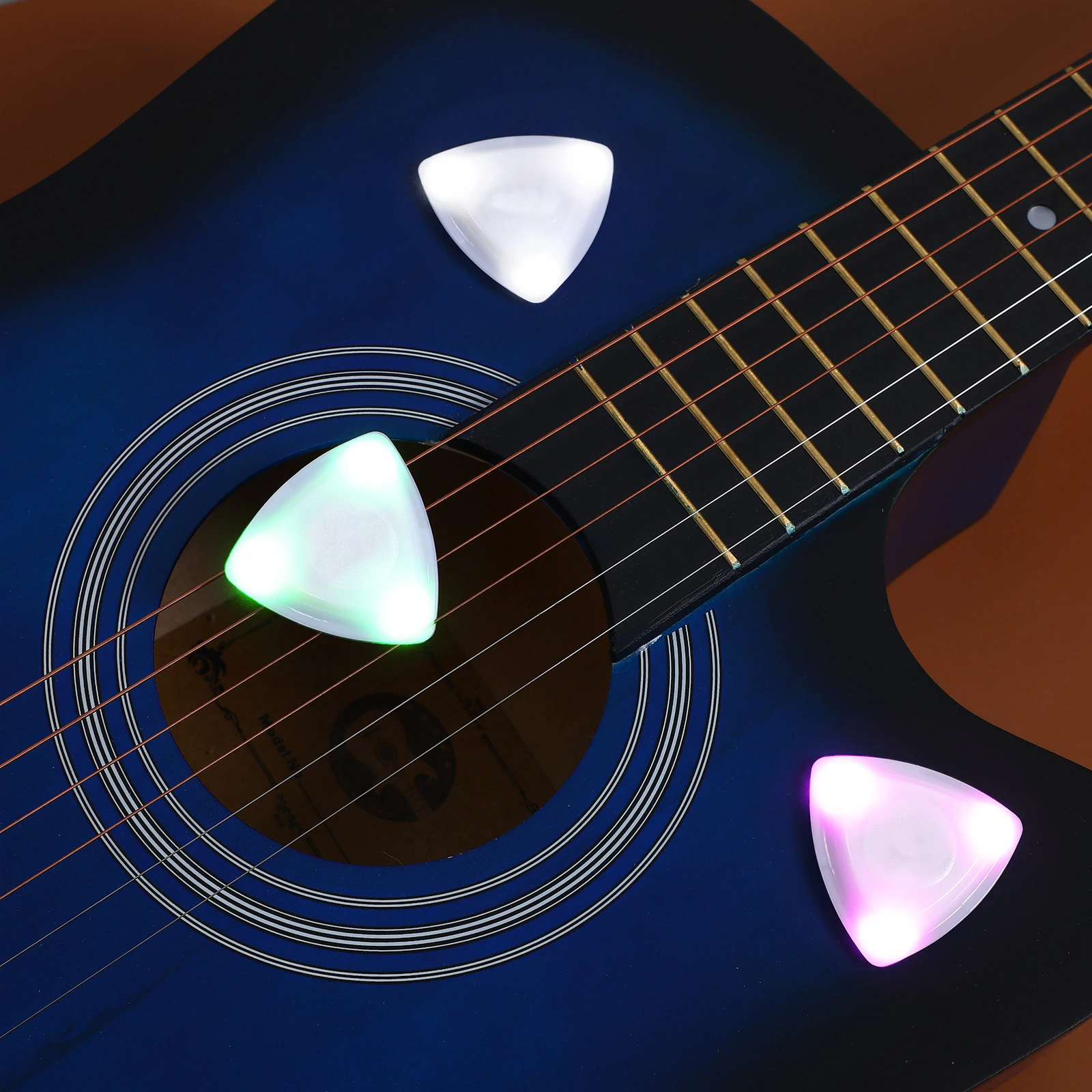 

3pcs LED Guitar Picks White Green Purple Light ABS Material Acoustic Guitar Accessory Cool Practical
