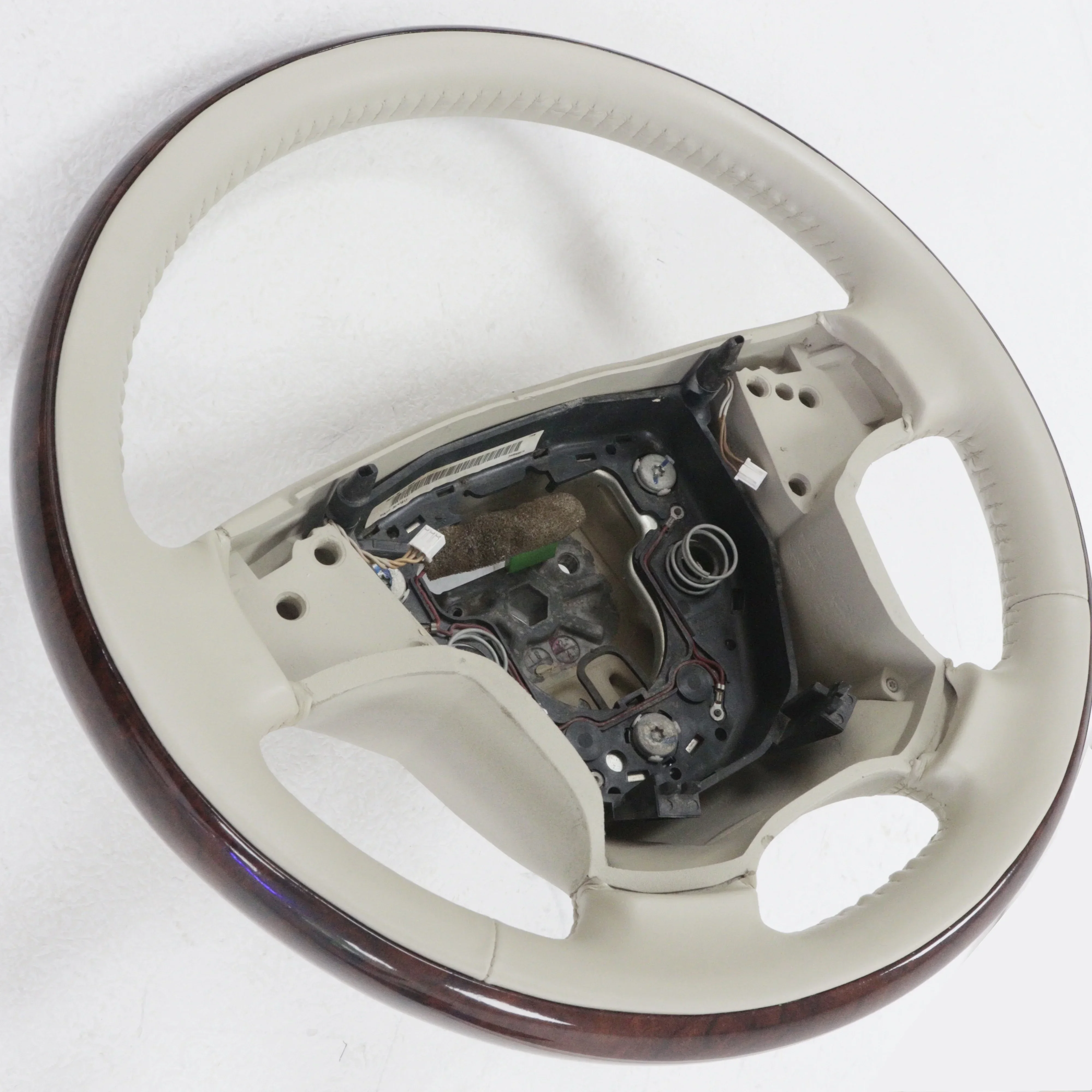 Bondvo Customized Steering Wheel OE30741369, 30741163, Four Pair Beige Tree Steering Wheel FOR Volvo XC60 XC70S80V70