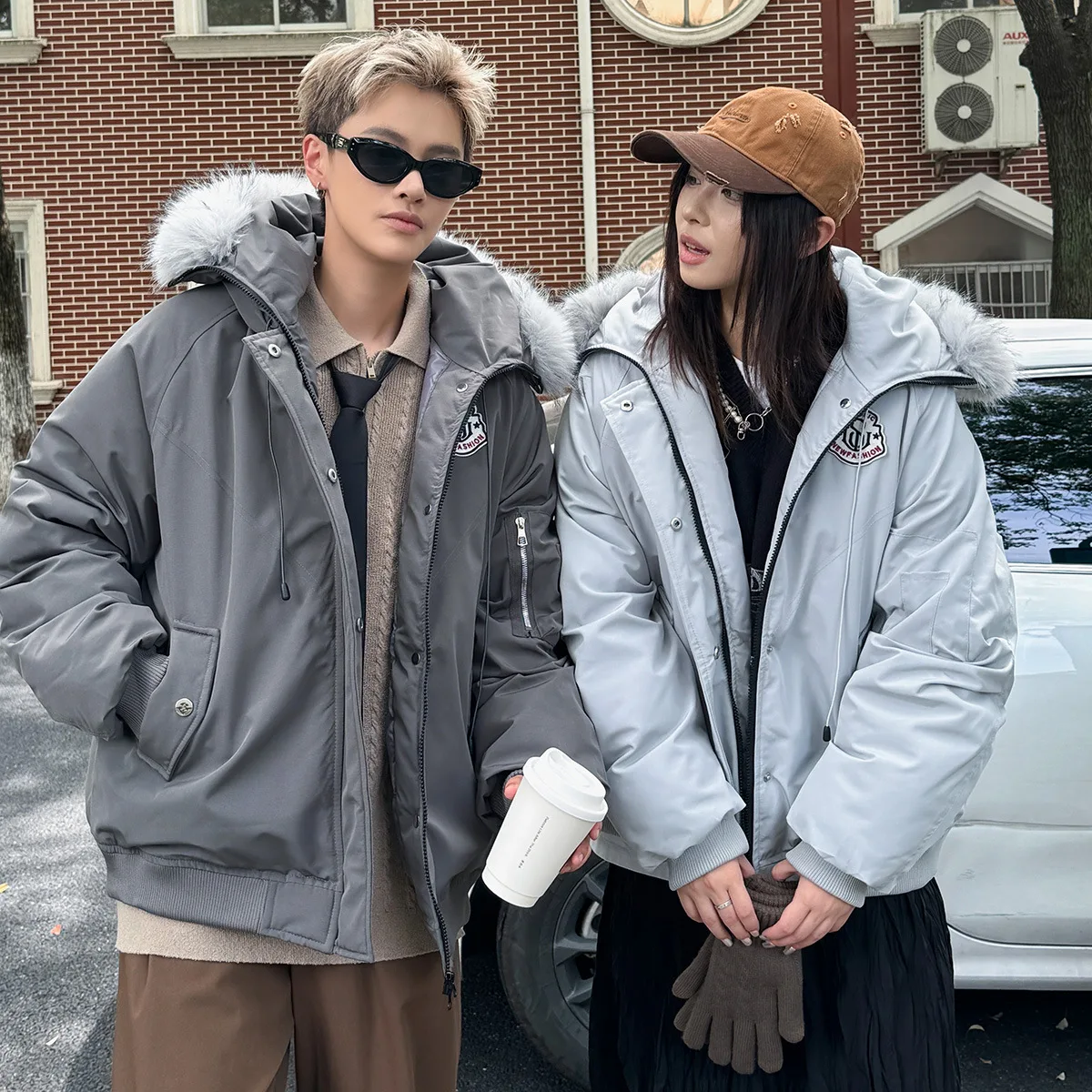 2025 جديد الخريف والشتاء الدفء سترة مع قبعة الفراء معطف القطن السميك معطف القطن باركر معطف قصير الاتجاه النمط البريطاني