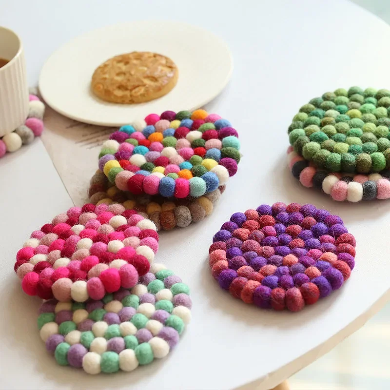 1PCS Felt Ball Coasters Absorbent Drink Cup Mats Anti Slip Reusable Heat Insulation Mug Pad Kitchen Home Tableware Decoration