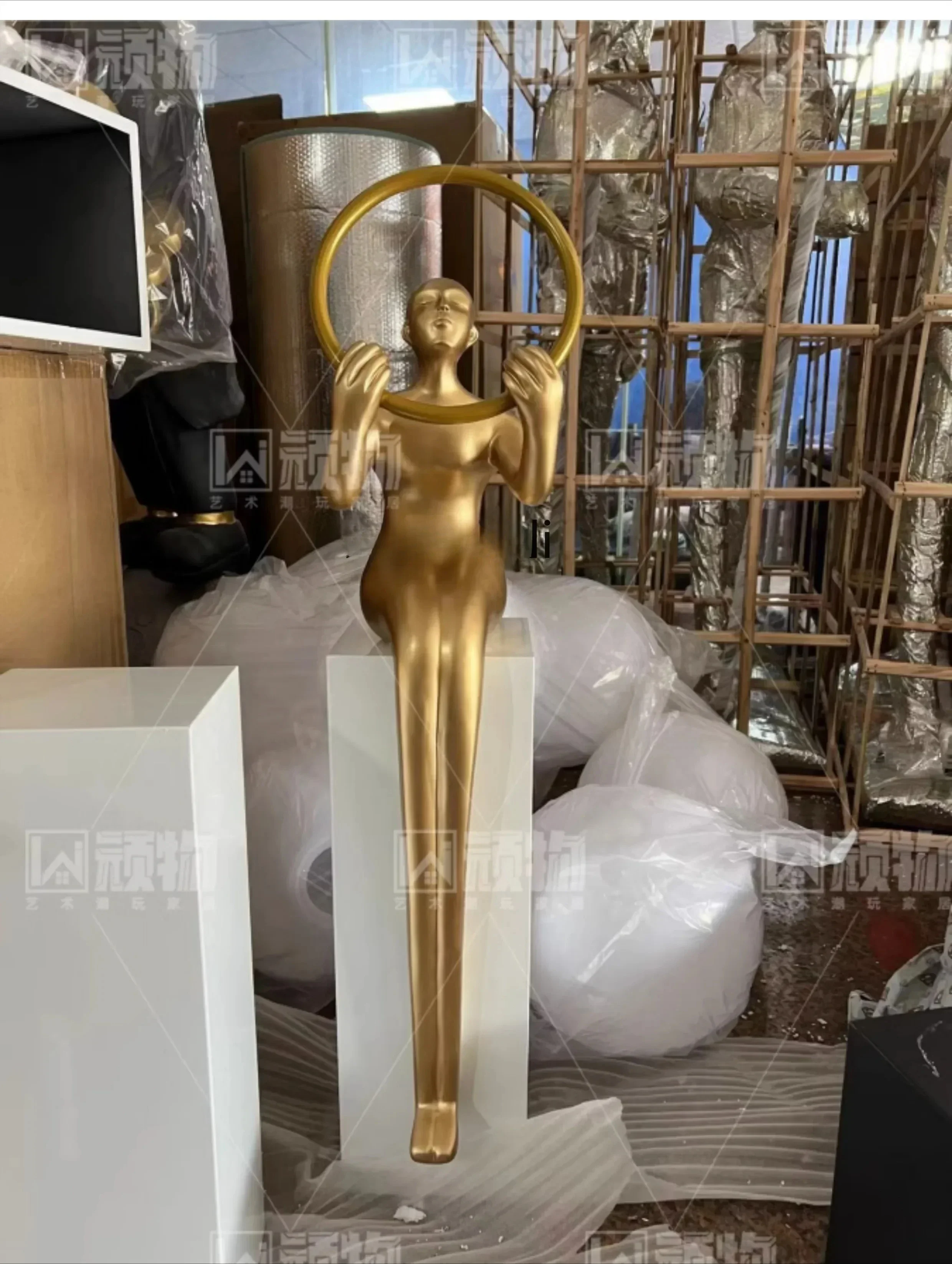 A16 Creative Human-Shaped Art Sculpture Home Beauty Shop Club Large Figure Decoration Living Room Hallway Decoration