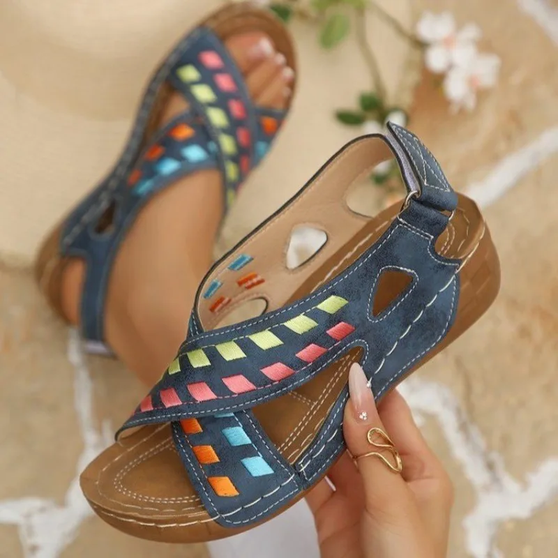 

2026 New Women's Roman Sandals Fashionable Hook & Loop Designer Women's Sandals Comfortable Outdoor Lightweight Casual Shoes 42