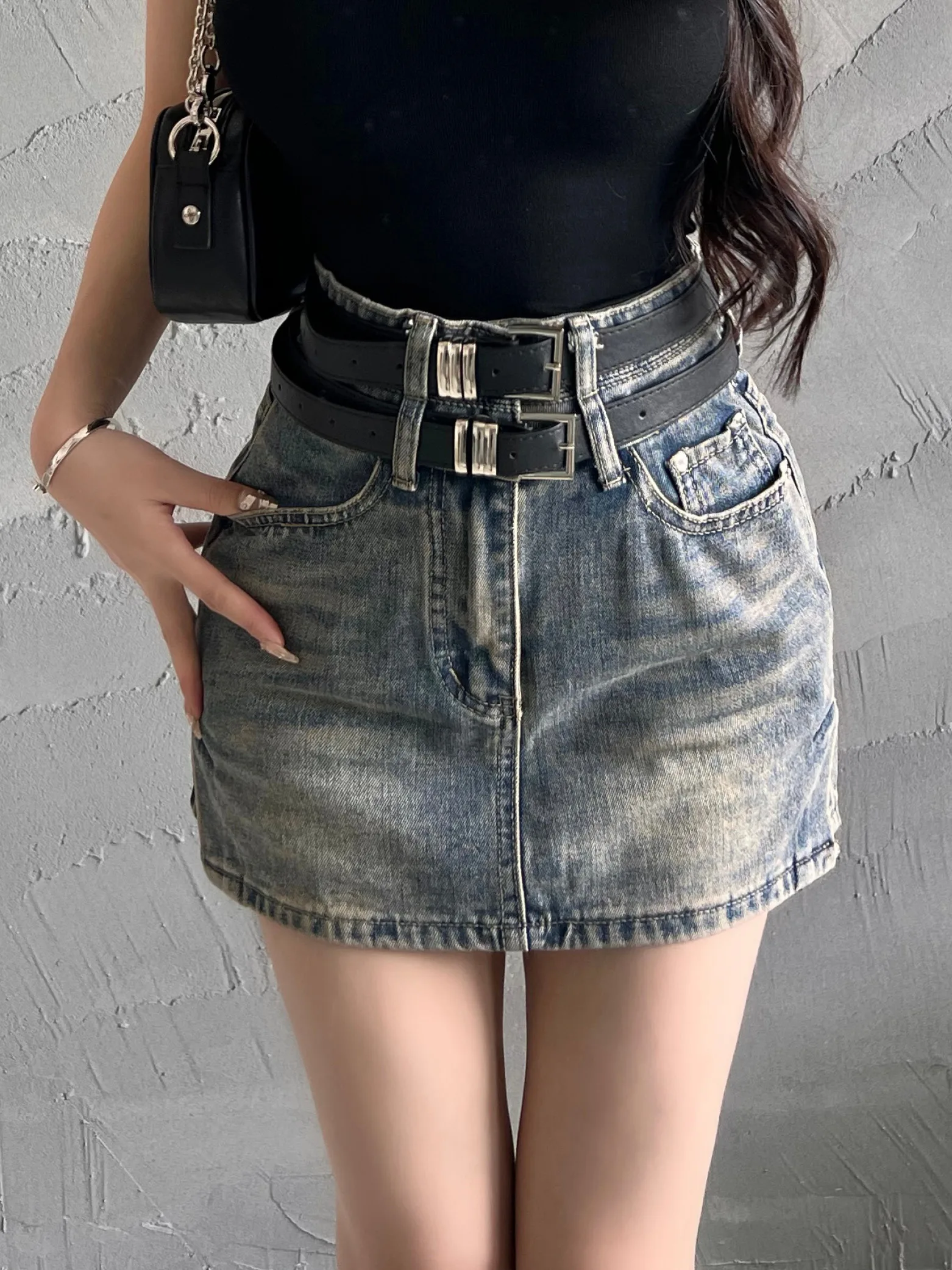 Nouvelle fille épicée Denim jupe courte été Design sens taille haute mince a-ligne jupe mode douce femmes jupes mode