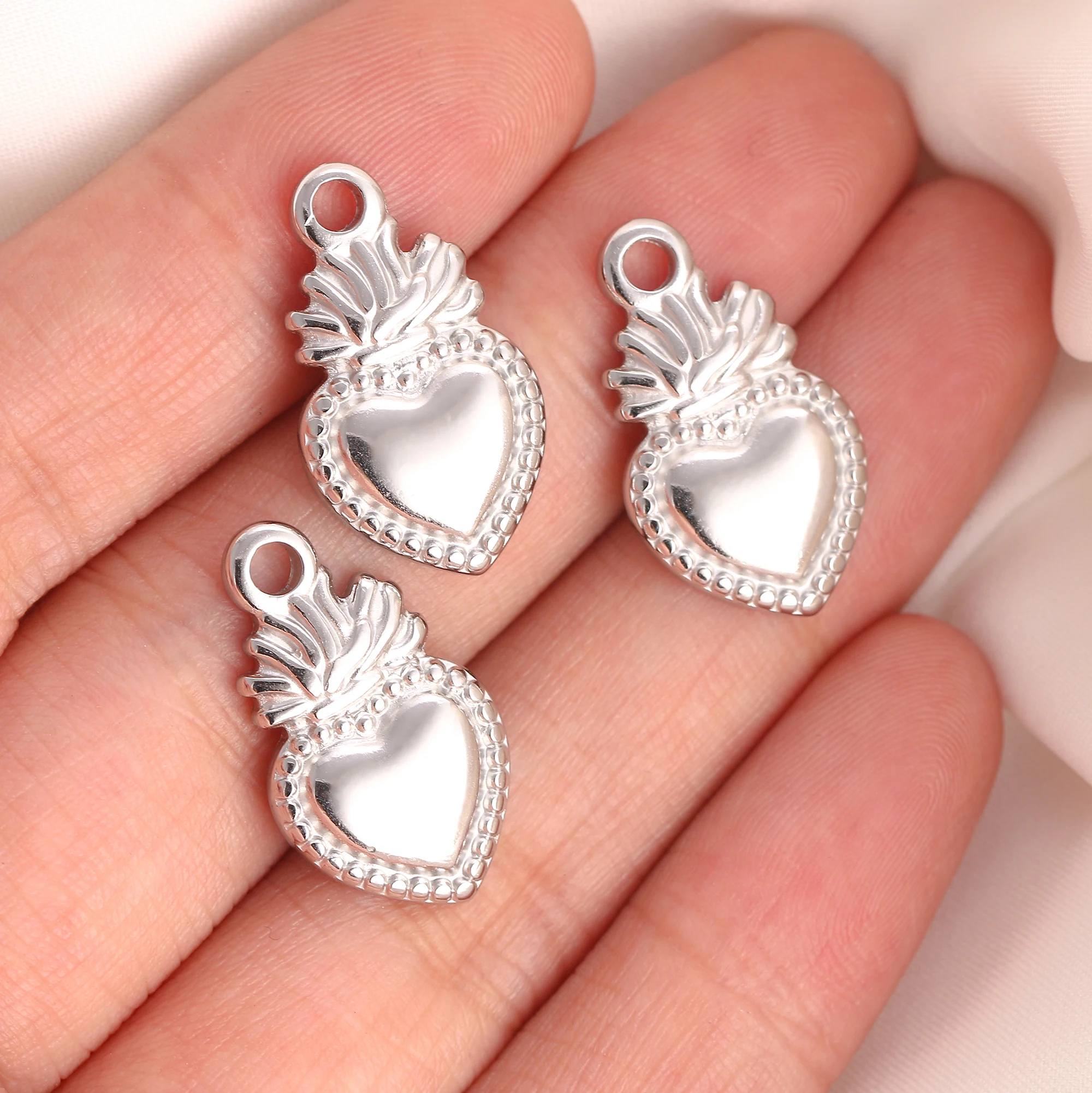 3Pcs/Lot Sweet Flame Heart Pendants Stainless Steel Sacred Heart Charms Religious Christian DIY Necklace Earring Jewelry Making