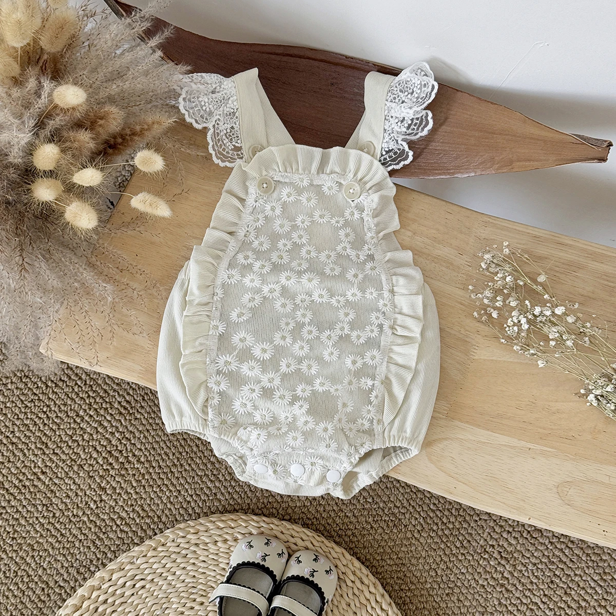 

Autumn New Baby Girl Romper White Simple Fashionable Strap Jumpsuit Romper Infant Clothing Cute Baby Girl Bodysuit Newborn Item