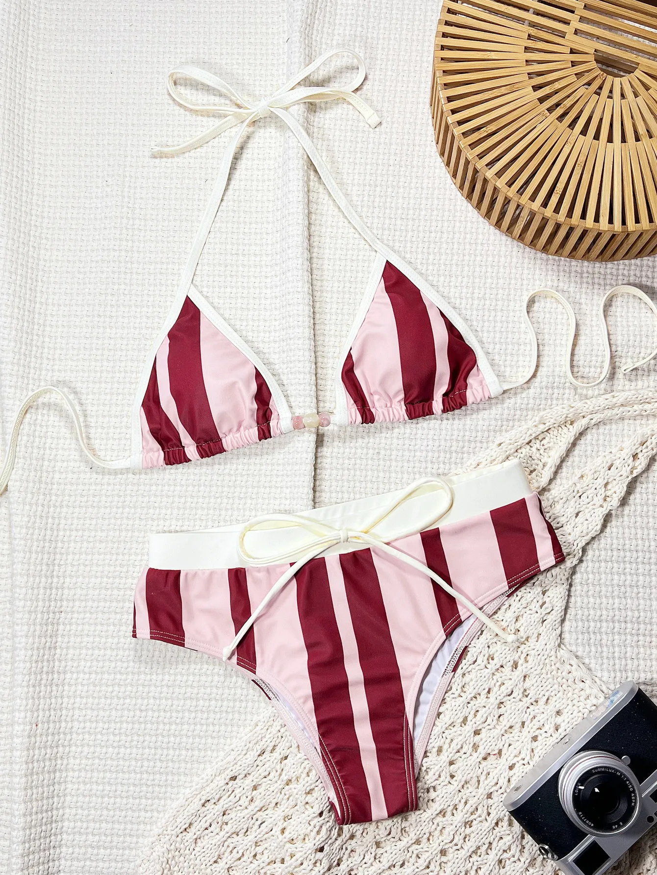 

Сексуальные полосатые бикини 2026: Новый комплект бикини с высокой талией, купальник с завязками на шее, красный цвет, купальные костюмы для женщин