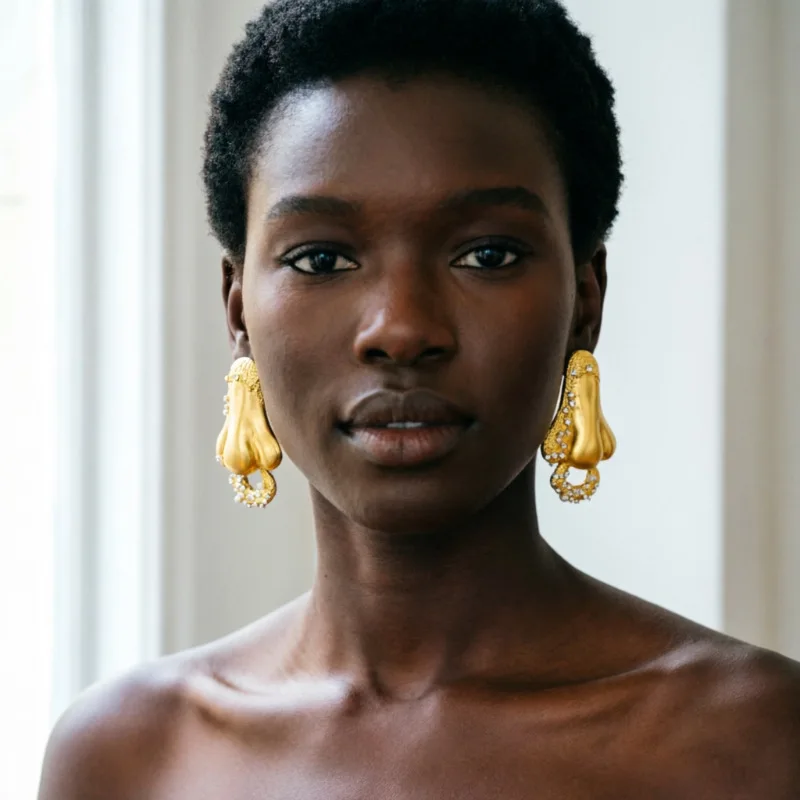 Artistic Human Nose Motif Earrings Gold Metal with Rhinestone Pearl Ornament Fashion Women Jewelry