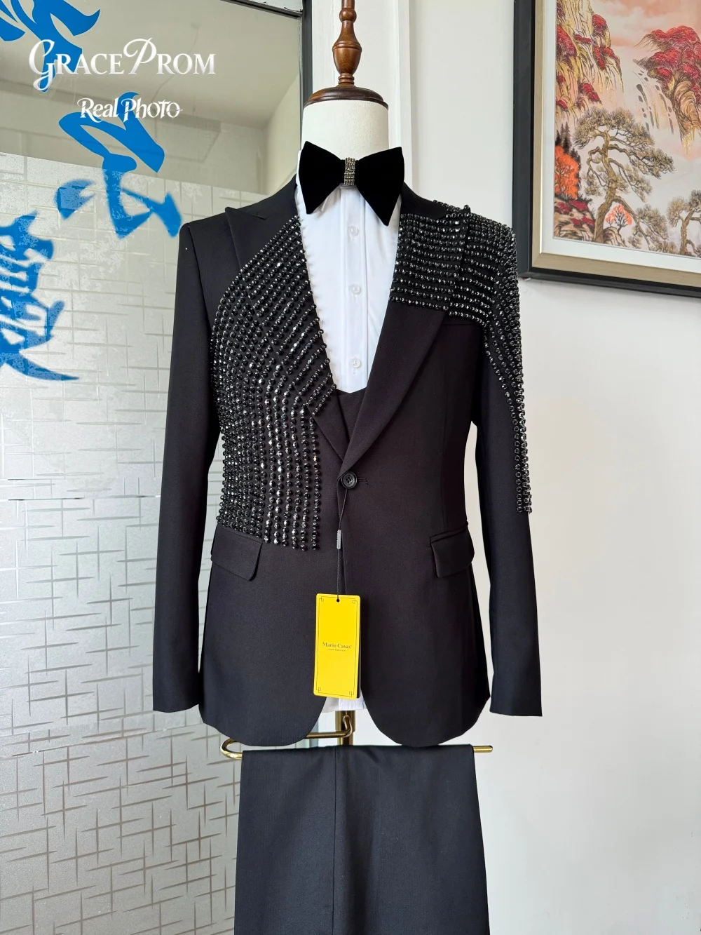 Exquisite Black Jeweled Men Suit 3 Pieces 2027 Glamorous Wedding Groom Tuxedo Peak Rhinestone Decor Formal Prom Evening Wear