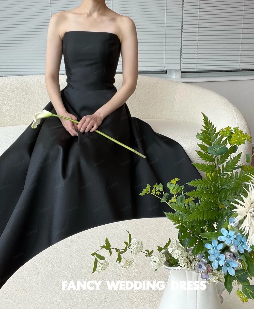 Vestido de novia de satén negro Simple y elegante, sesión de fotos de Corea, sin tirantes, sin mangas, corsé trasero con chal personalizado