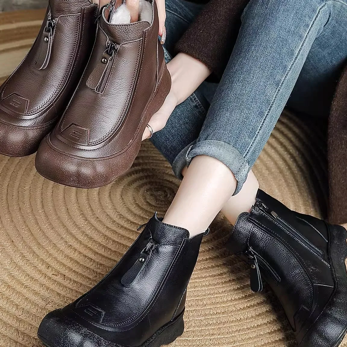 

Women's Wool Leather Boots Thick Bottom Retro Ethnic Style Short Boots Middle Aged And Elderly Mothers Winter Fashion Shoes