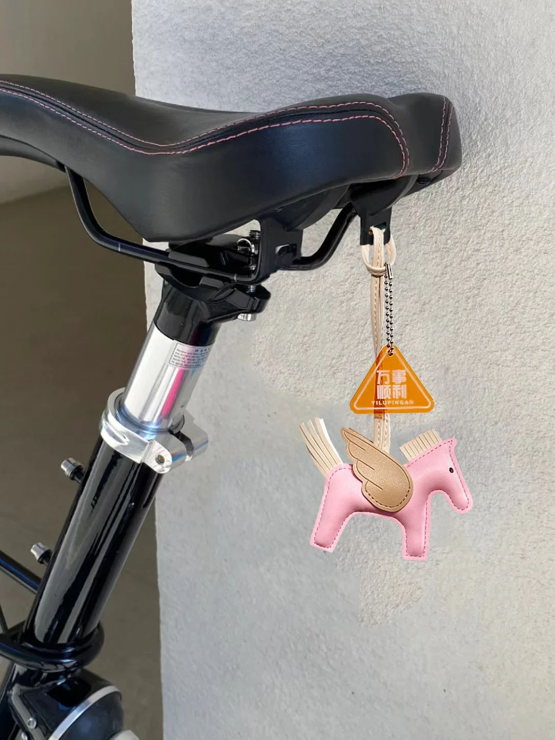 Colgante de bicicleta Dumbo Pegasus, decoración Interior de coche, decoración de bicicleta reflectante, equipo de equitación, accesorios de personalidad de moda