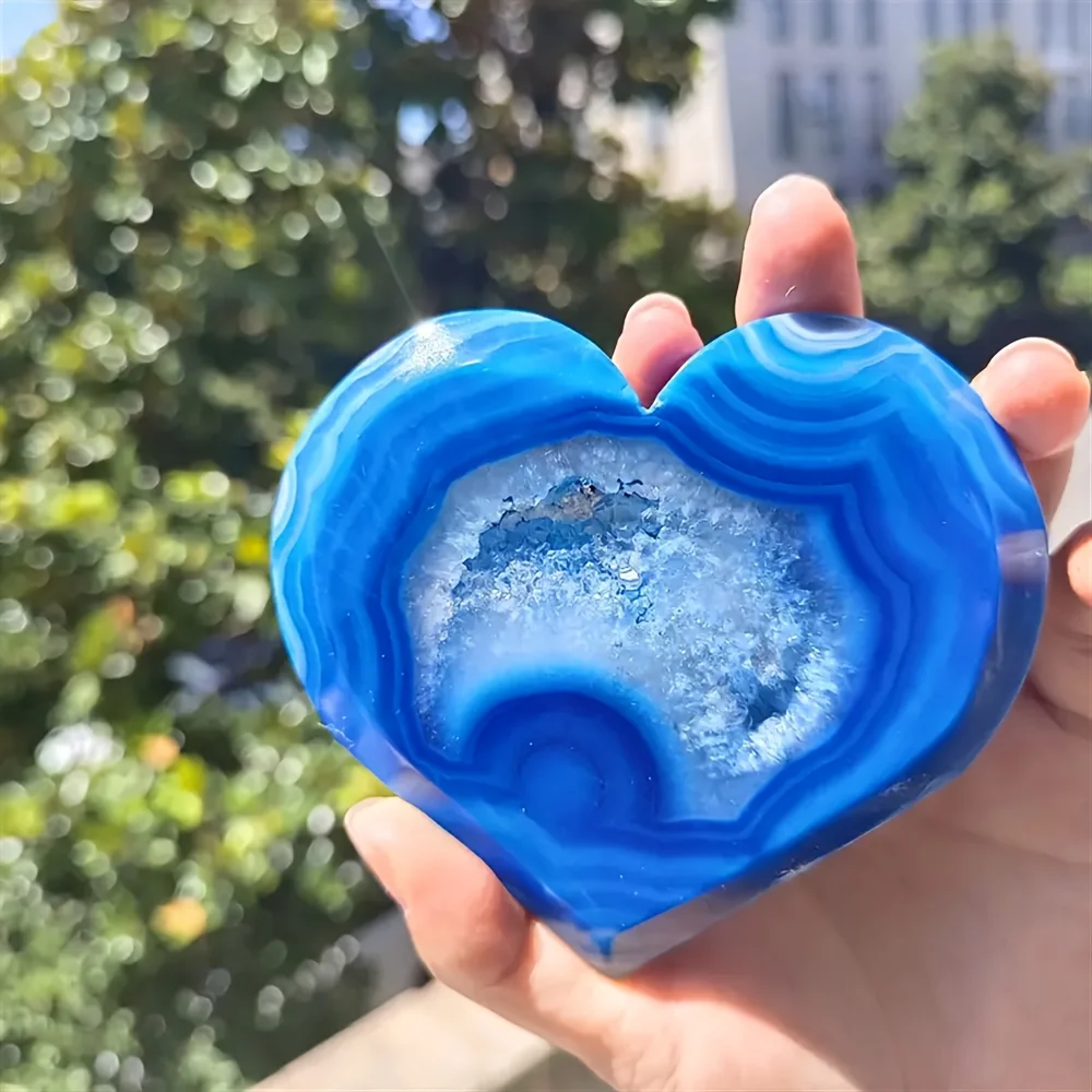 

1pc Romantic Blue Agate Geode Heart - Sparkling Crystal Home Decor Stone, Ideal for Bedroom Accent & Gift for Loved Ones