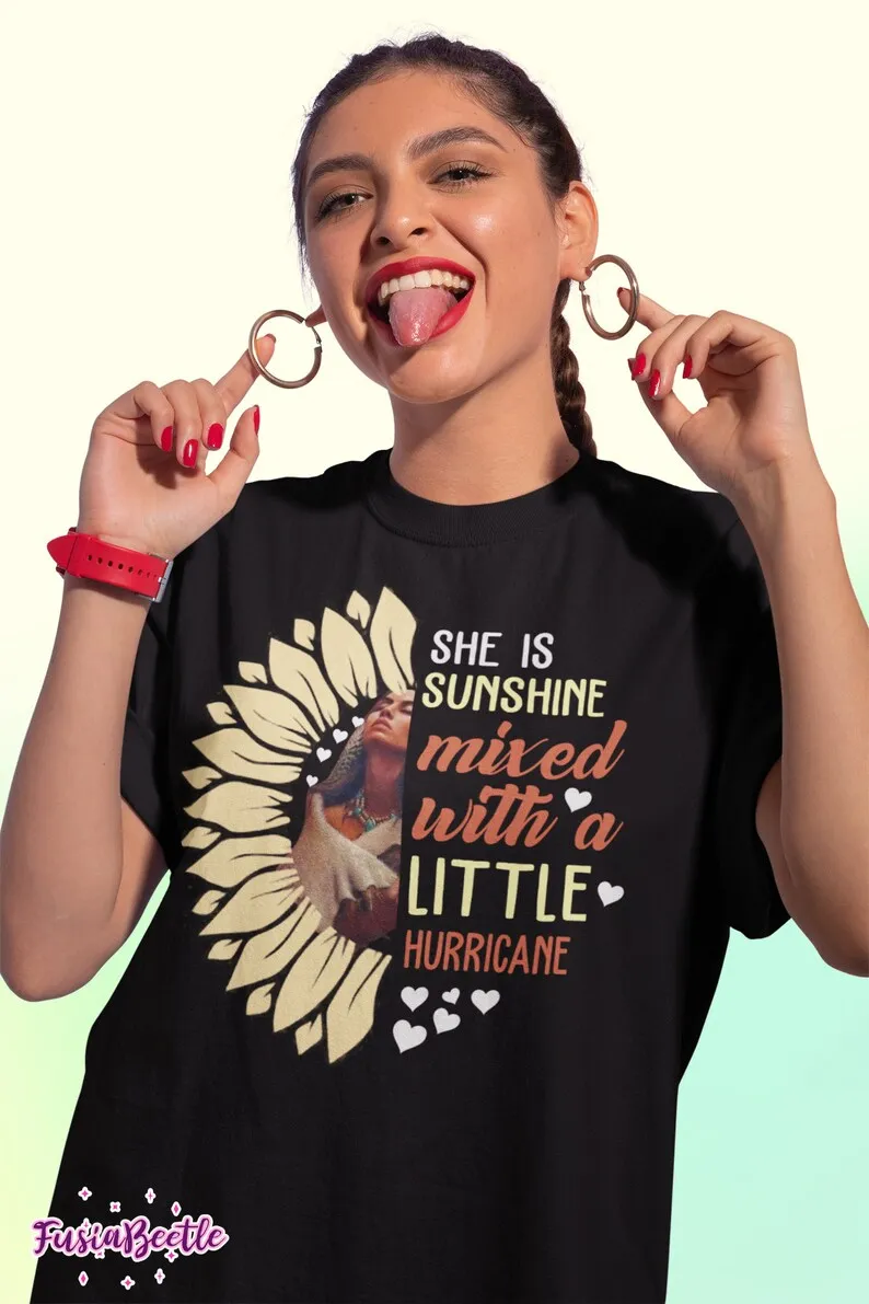 إنها أشعة الشمس مختلطة مع إعصار قليلا عباد الشمس تي شيرت تقليدي قميص عباد الشمس قميص الزهور البرية قميص النسوية #2