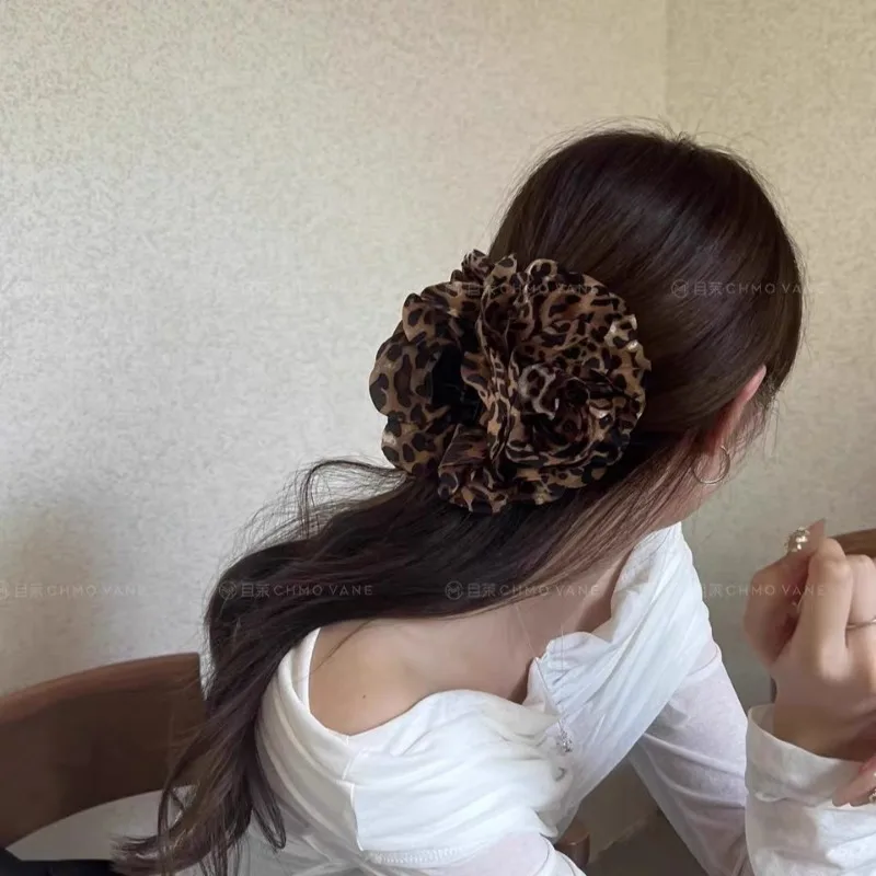 フルバックヘッドヘアクリップ,ヒョウ柄のフラワーヘアピン,用途の広いファッション,サメの形,ヘアアクセサリー,デザイン