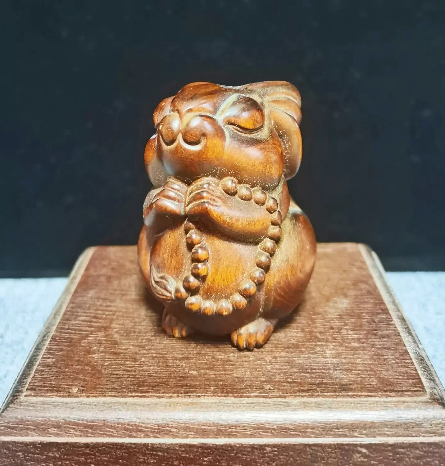 Lovely Chinese Boxwood Wishing Rabbit Figure Fortune Statue Pendant Netsuke Rosary Beads