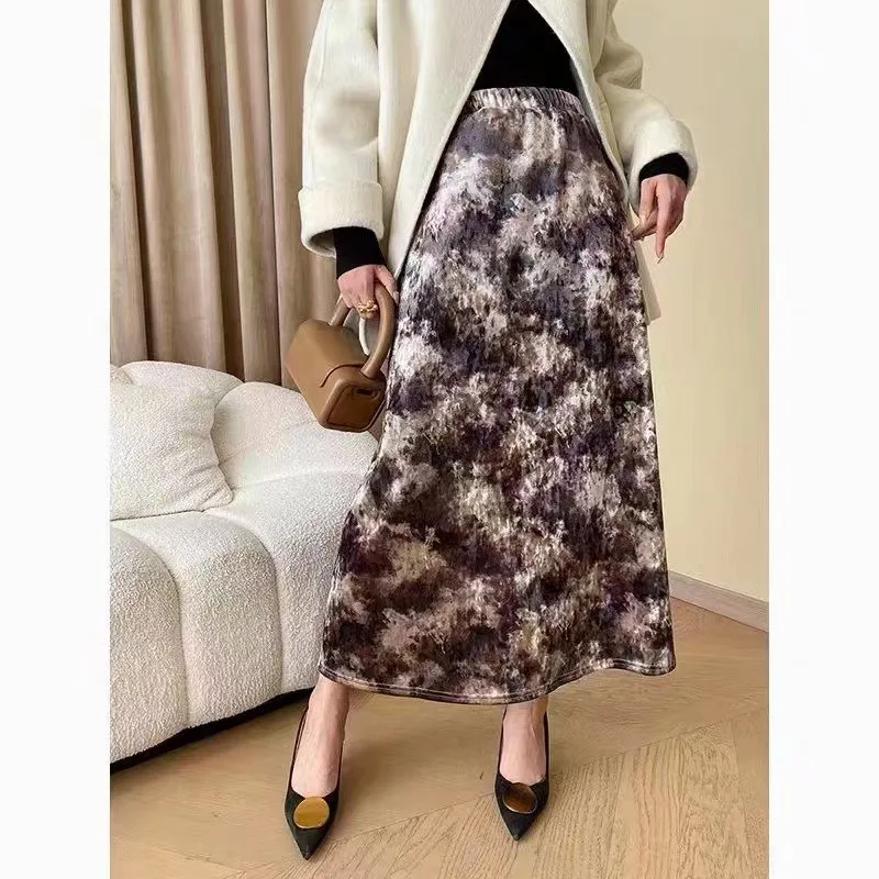 

2023 Autumn/Winter New Slim Fit Half Skirt Retro Gold Velvet Fragmented Flower Elastic Waist High Waist Half Skirt for Women