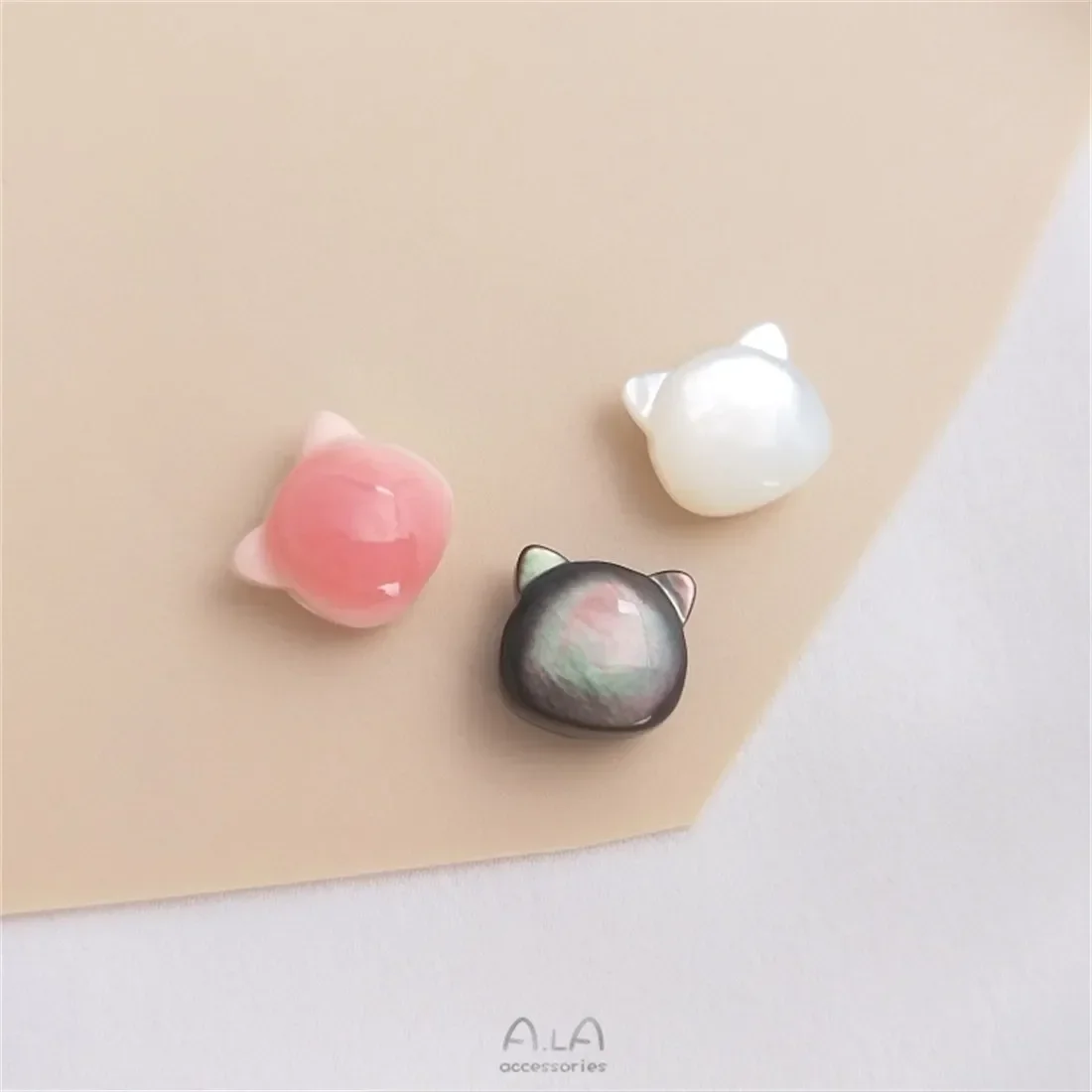 Natural Queen Shell Black Cat Head Half Hole Pendant Shell Through Hole Bead Separation DIY Necklace Bracelet Jewelry Accessorie