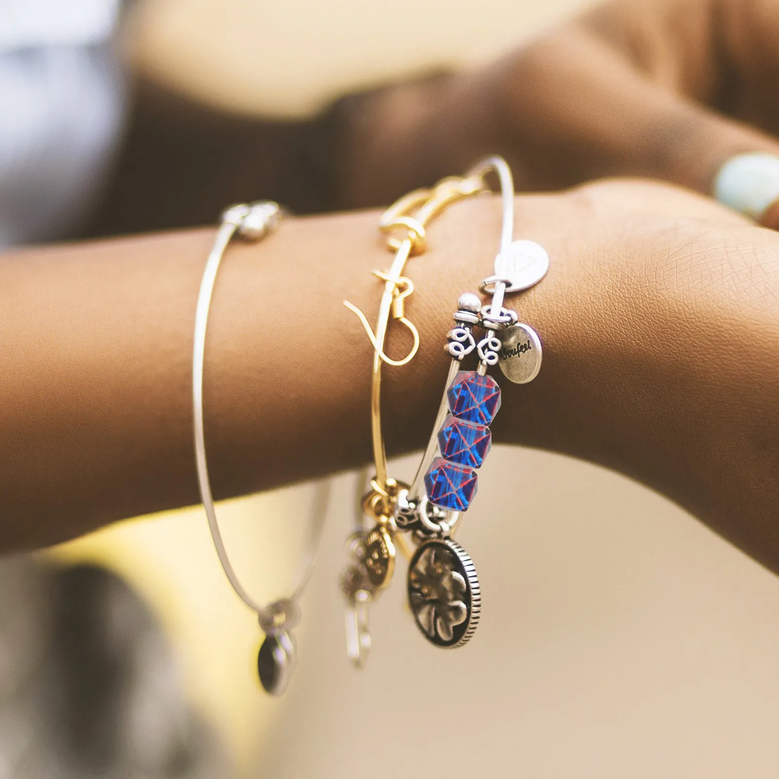 

200 шт. двухцветных акриловых бусин-разделителей для рукоделия, геометрической формы, для изготовления украшений, браслетов, ожерелий, аксессуаров