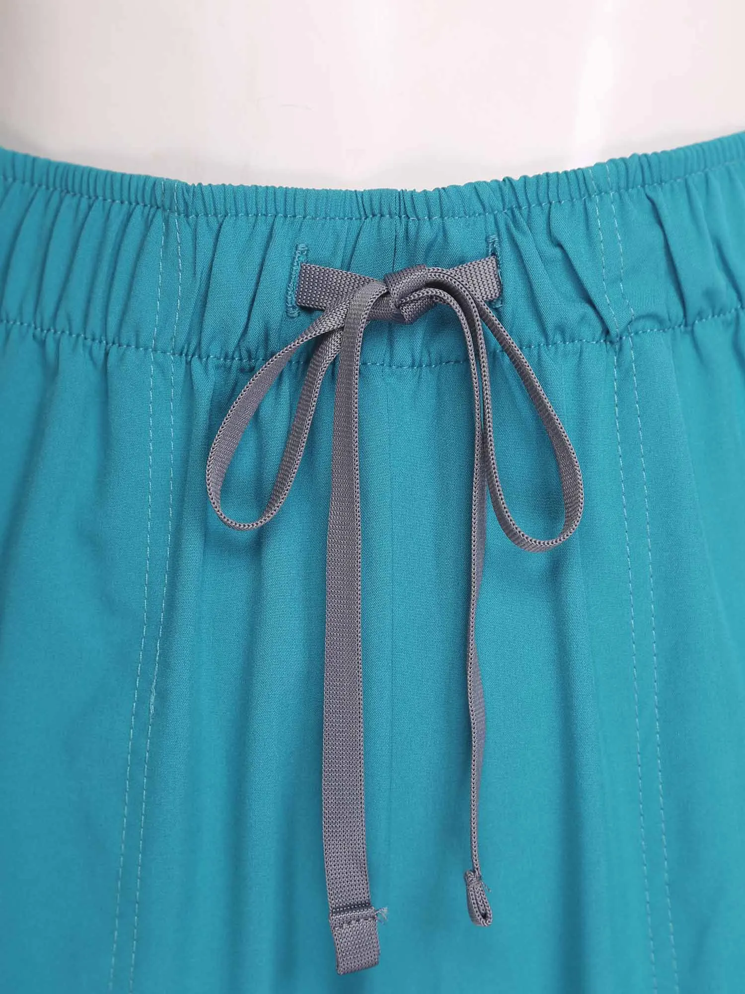 طقم ملابس نسائية طبية بأكمام قصيرة بلوفر وسراويل متعددة الجيوب سريعة الجفاف لزي جراح الأسنان التمريض