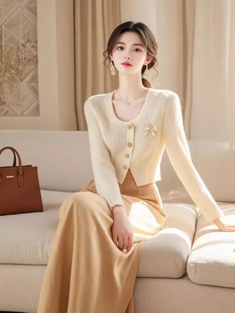 

Элегантный комплект для путешествий, женский осенне-зимний новый однобортный вязаный кардиган с круглым вырезом + полуюбка с высокой талией, комплект из 2 предметов