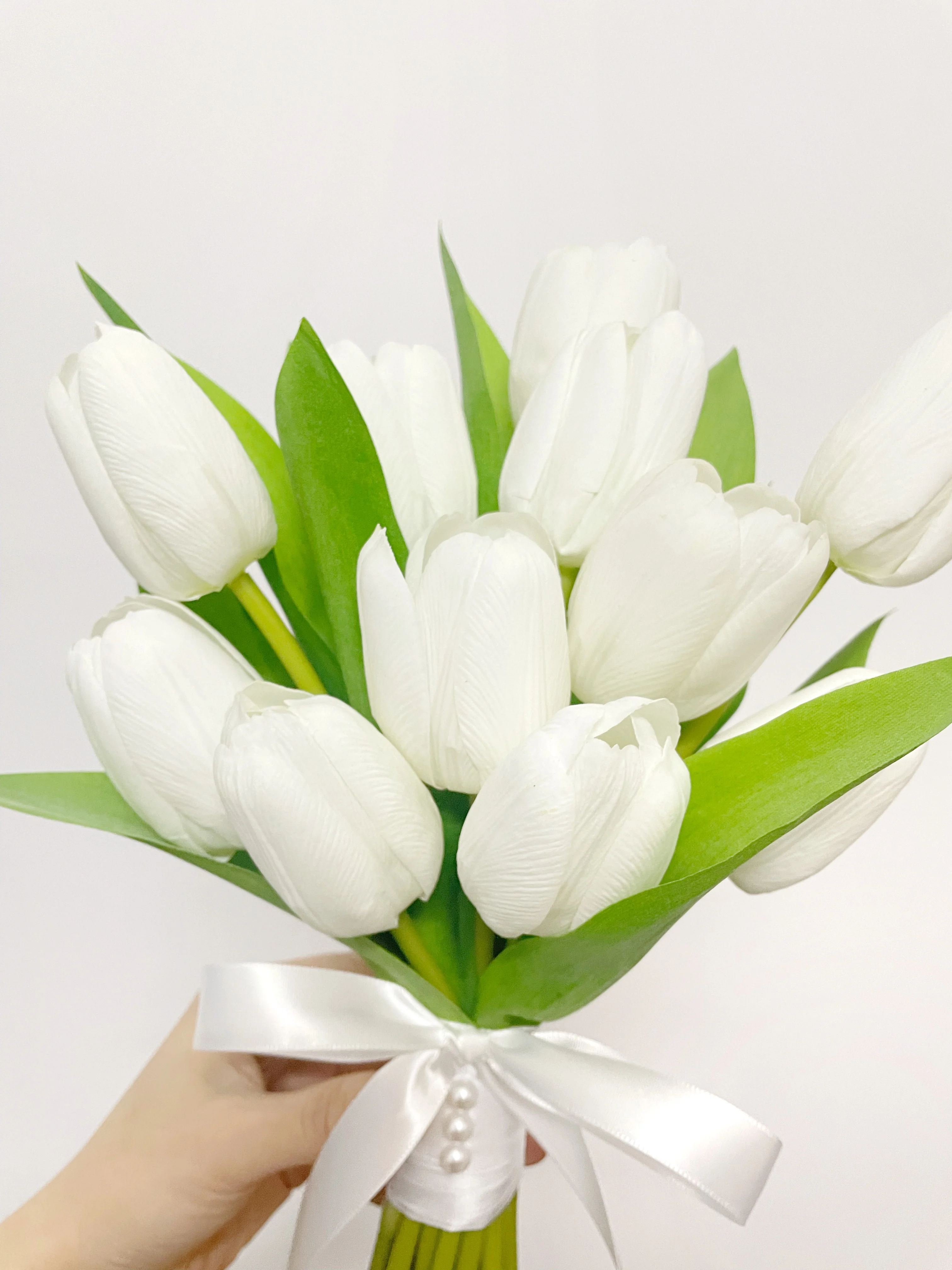 Ramo de flores de boda de imitación clásica, flor de novia de tulipán blanco, flor de retención, flor de seda, nuevo, 2024, WB170