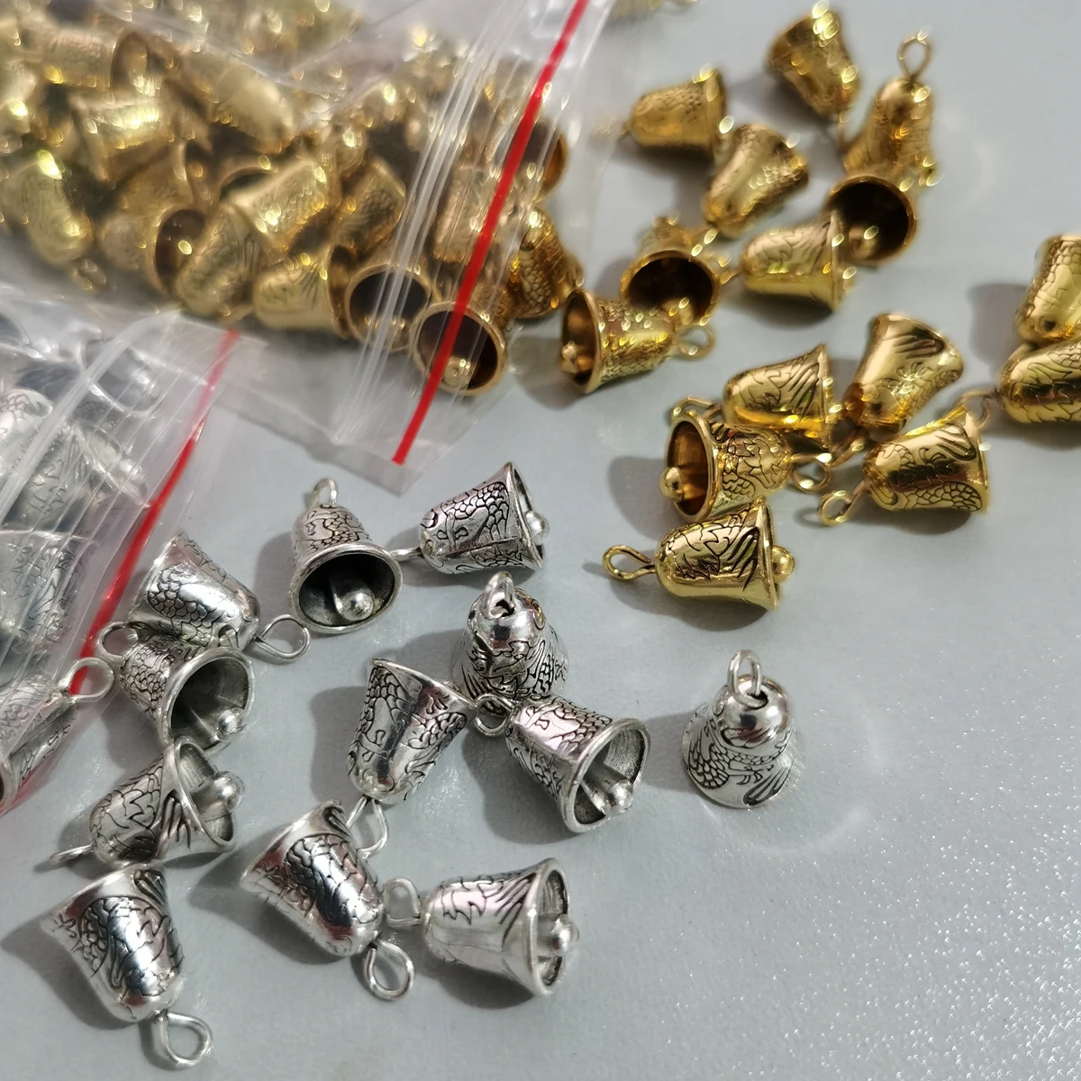 20pcs Gold Color / Tibetan Silver Alloy 13x9mm No Ringing Bells Metal Pendants Beads