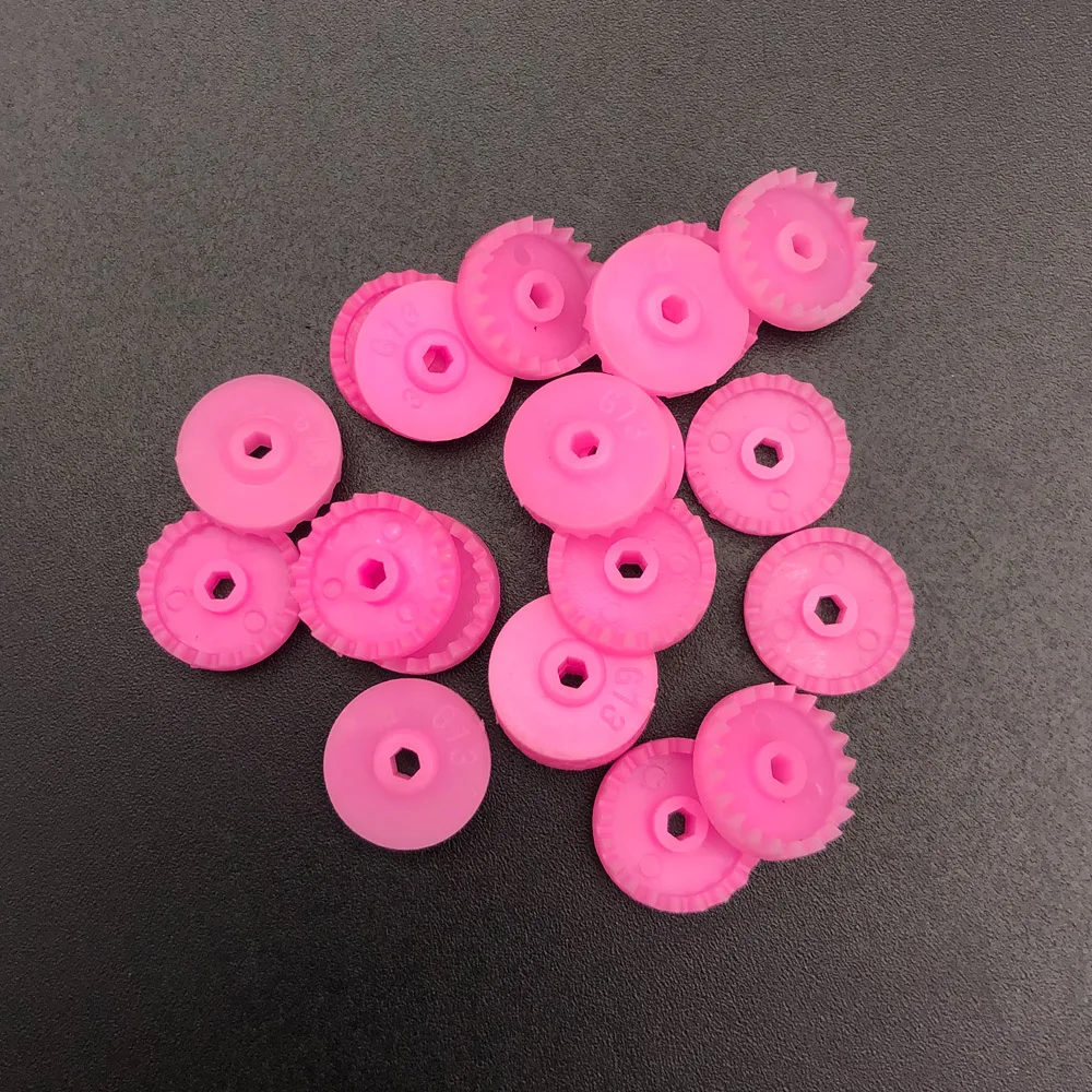 20Pcs/Lot 0.5M 20T Plastic Crown Gear 0.5 Modulus 20 Teeth Hex Hole Aperture 1.8MM Loose Reduction Gears C201.8B OD 10.6MM FD278