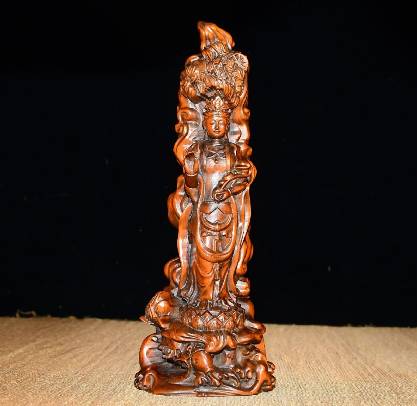 Statuette en bois Sculpture de bouddha en bois sculpté à la main Statue bouddhiste Compassion
