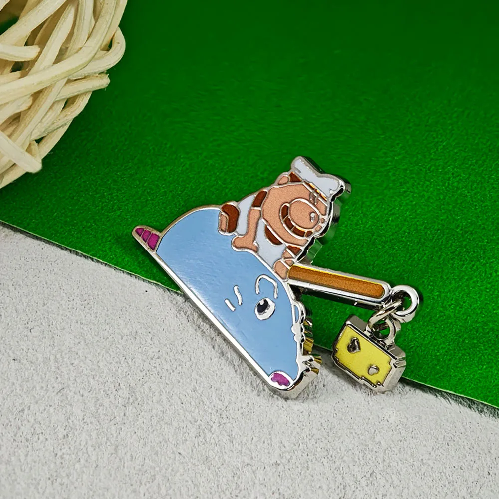 Pizza Tower Emaille-Pins, Gustavo und Brick Broschen, Lustige Spiel- und Film-Meme-Metallabzeichen mit Käse-Anhänger, Anstecknadel-Geschenk – Detail 2
