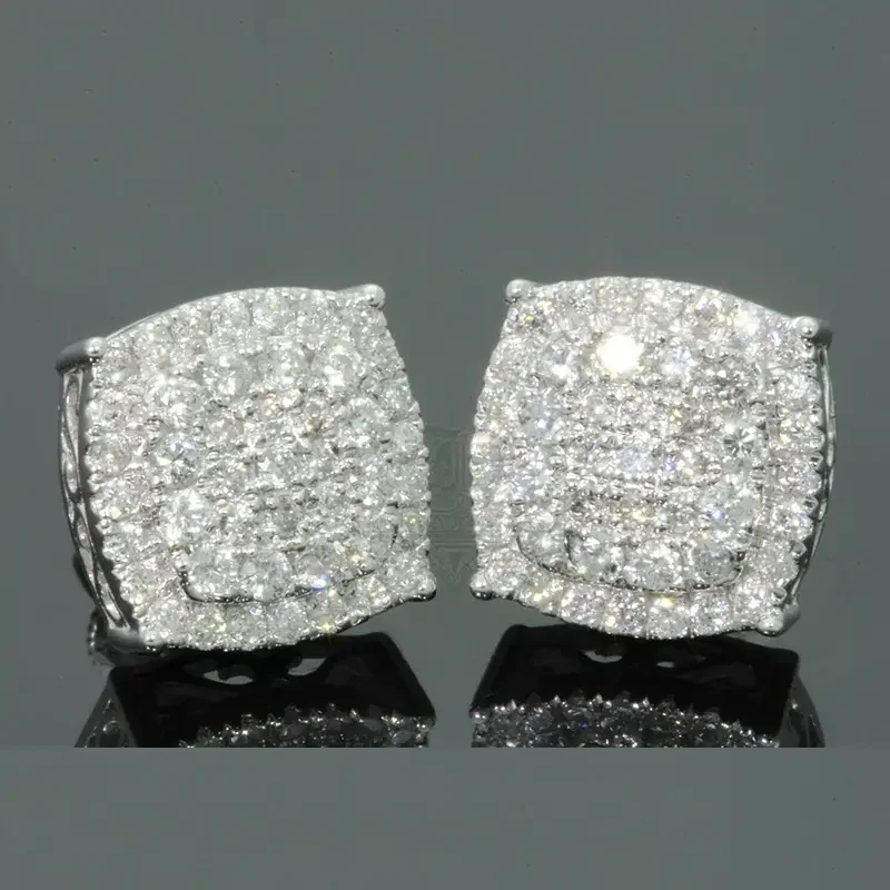 

A Pair Of Stylish And Simple Temperament Square Inlaid Zircon Earrings, Suitable For Women To Wear At Banquets Or Festivals