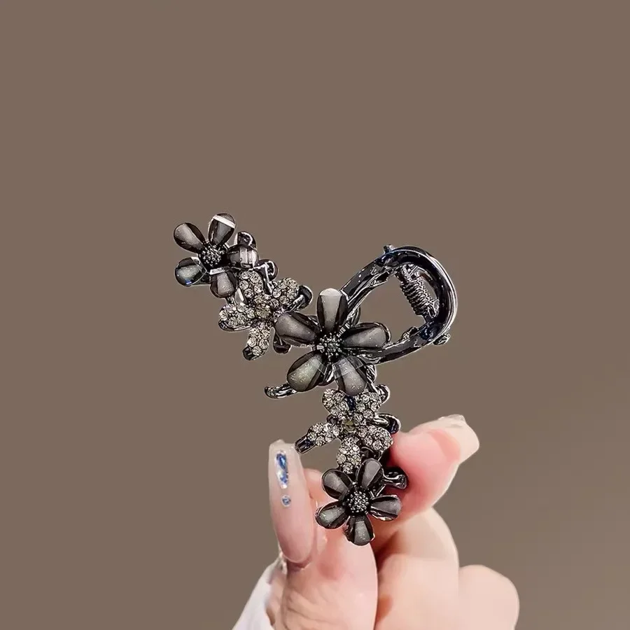 Pinza para el pelo de flor esmaltada con diamantes de imitación negros de alta gama, exquisita pinza para el pelo medio atada en la parte posterior de la cabeza para mujer, accesorios para el cabello con temperamento