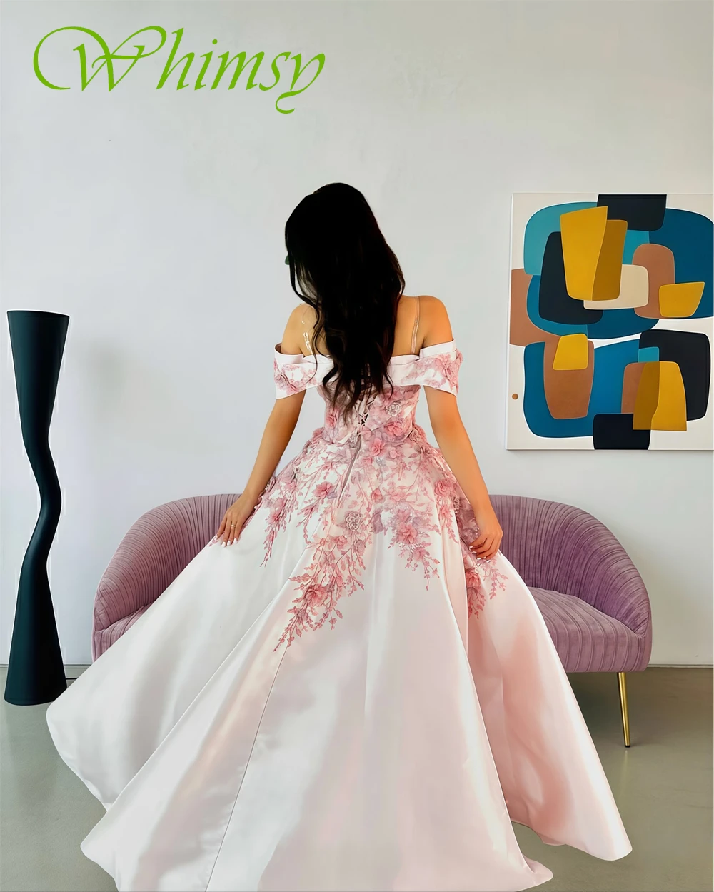 ชุดราตรีคอเรือหรูหราสั่งตัดพิเศษ ประดับด้วยงานปักประณีต ผ้าซาติน ชุดราตรีงานพรอมทันสมัย ชายกระโปรงยาวแบบชาเปล ชุดสำหรับโอกาสพิเศษ