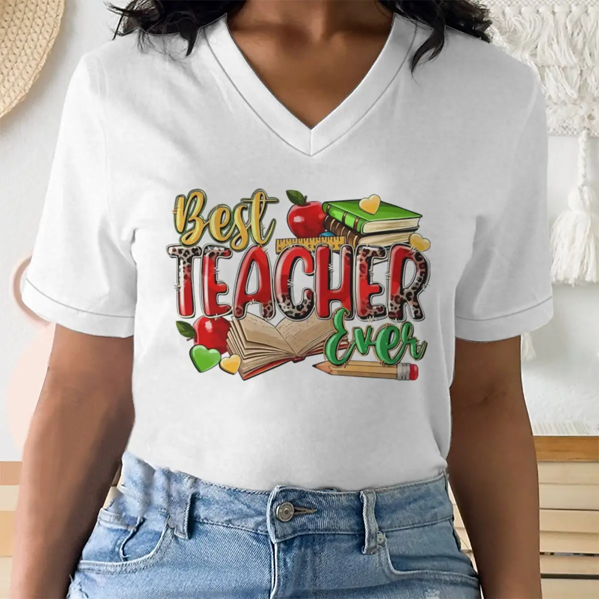 Vintage Best Teacher Ever Pattern T Shirts Men Women Books and Apple Print Short Sleevee V Neck Streetwear Teacher Gifts
