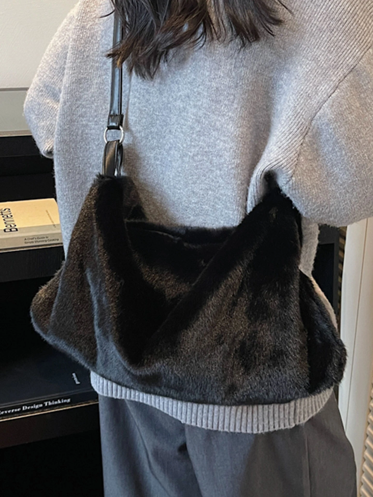 

Autumn Winter Plush Shoulder Bag For Women Luxury Design Large Capacity Crossbody Bags American Casual Fashion Female Handbags