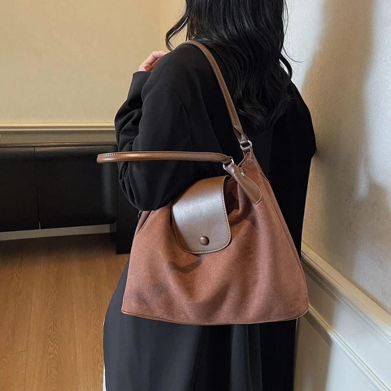 

Women Leather Fashion Luxury Classic Designer Crossbody Shoulder Tote Bag Elegant Handbag For Modern Daily Dressing