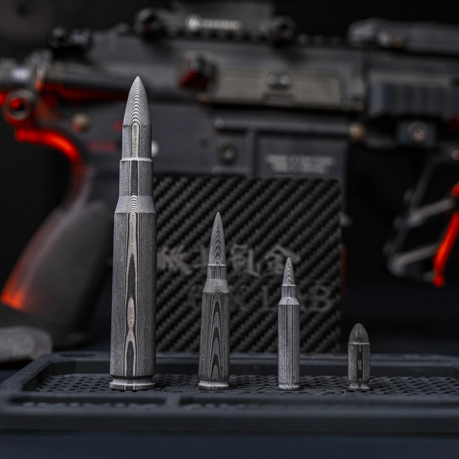 

Carbon Fiber Dry Carbon Integrated 9mm 5.56/7.62/.50 Integrated Heavy-duty Bullet Pendant Model