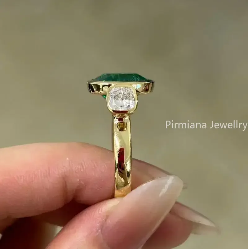 Pirmiana Custom Design 6.11ct Cushion Cut Lab Grown Emerald Ring 18K Yellow Gold Setting Top Colombia Color Material Emerald