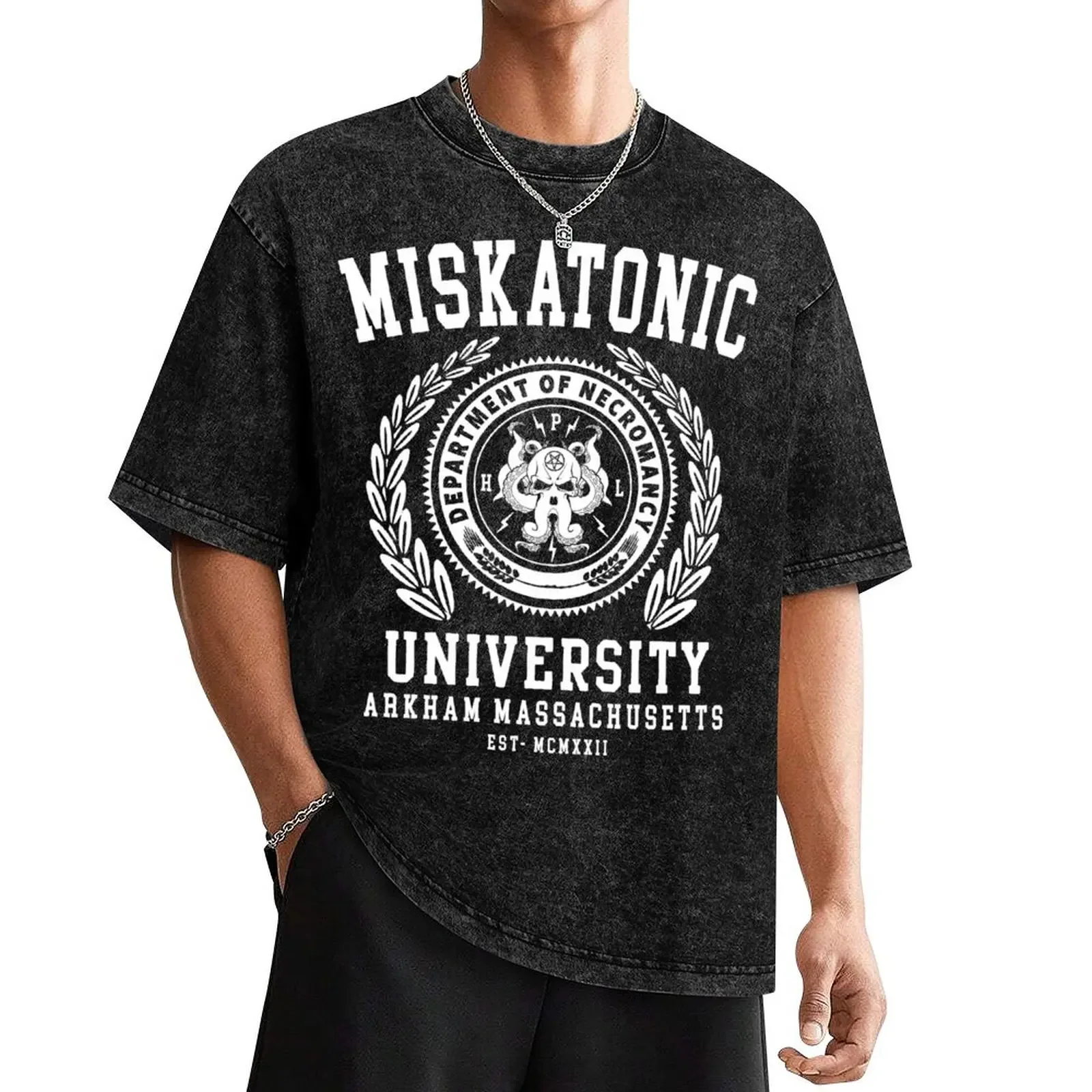 

CTHULU AND LOVECRAFT - MISKATONIC UNIVERSITY T-Shirt vintage graphic tee anime figures mens graphic t-shirts funny