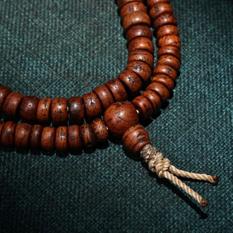Phoenix Eye Bodhi 108-bead Buddhist necklace for men and women, weighs 95 grams, beads are about 1.2cm in diameter, total length