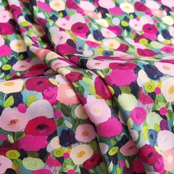 1 metr X 1,4 metra Pink County Floral wiskoza Miękki materiał odzieżowy Poplin