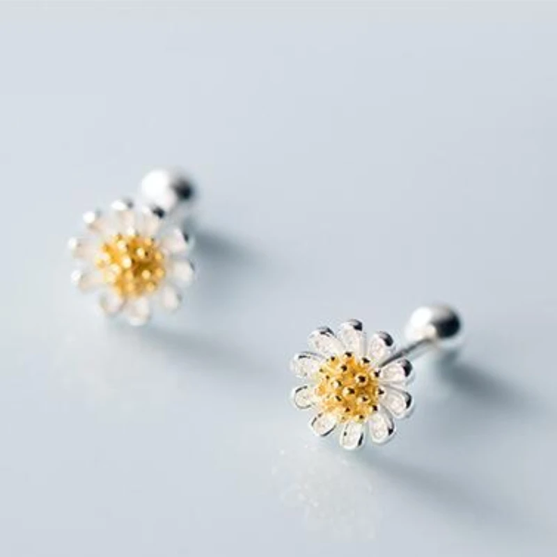 VOQ Silver Color Fashionable Daisy Flower Screw Earrings for Ladies Birthday Gift Jewelry Earings