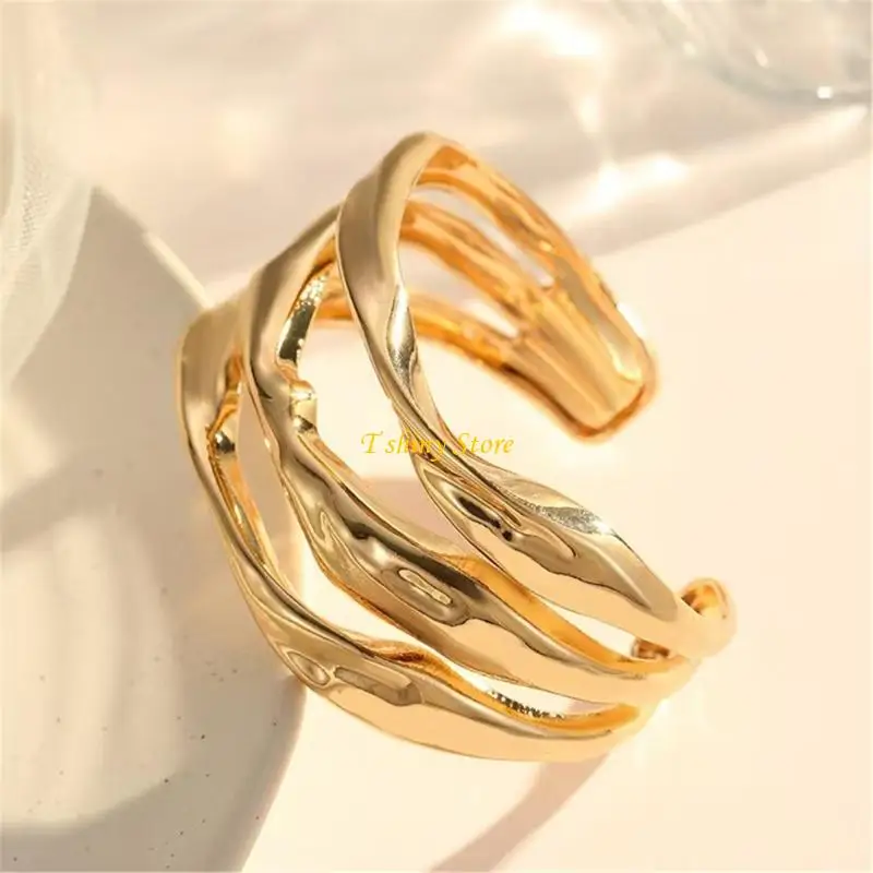 N58F Versatile Cuff Enhances Outfits from Casual to Formal Setting
