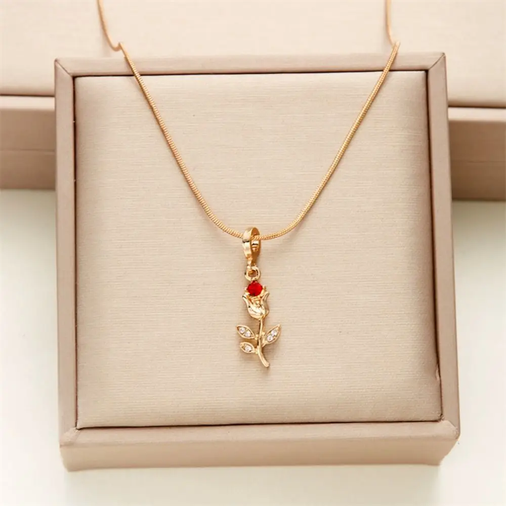 Small Fresh Elegant Tulip Necklace Fashion Exquisite Flower Necklace Temperament Three-dimensional Clavicle Chain Wedding