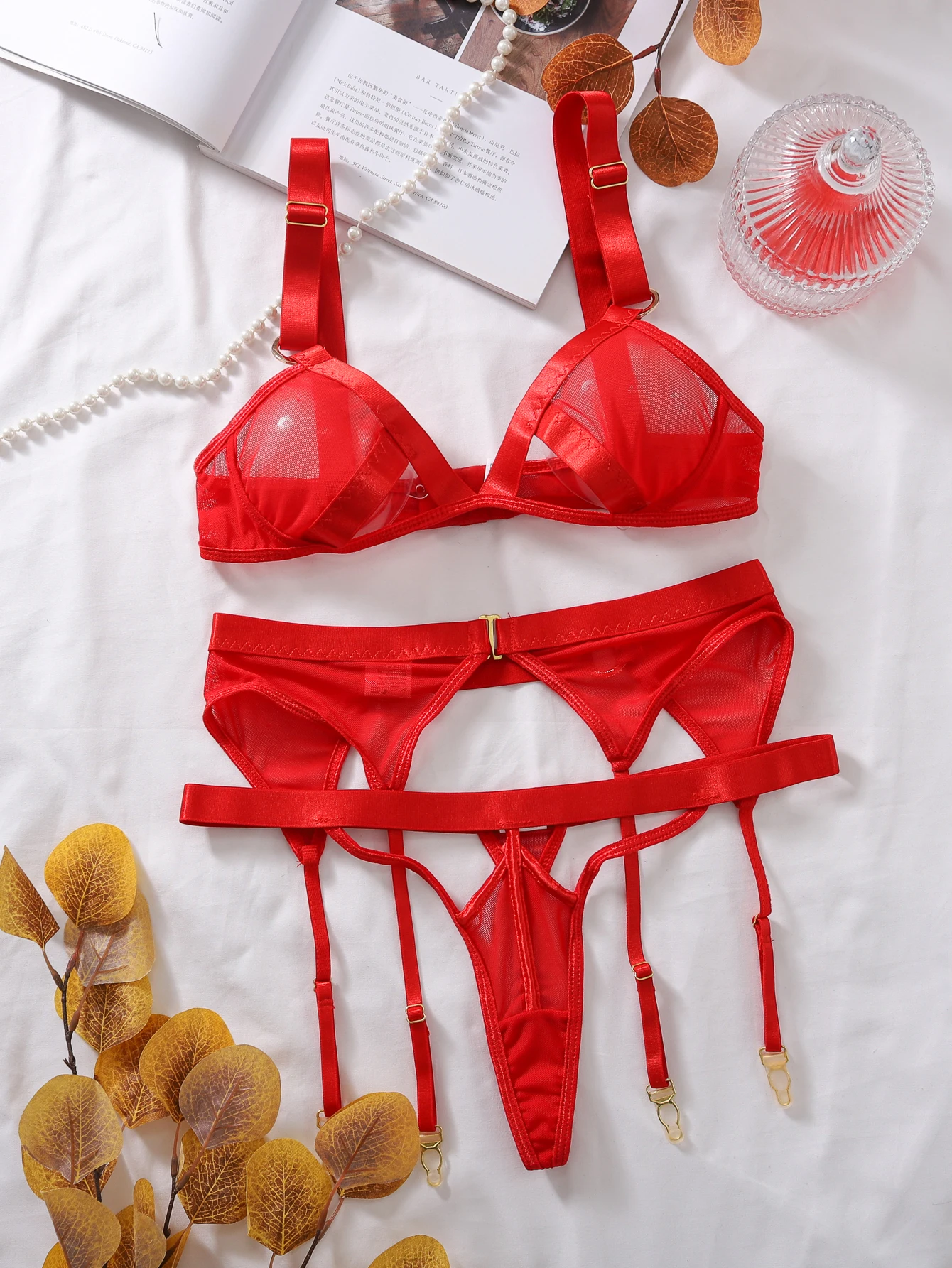 المثيرة الإناث الملابس الداخلية مثير النساء الفاخرة مصمم الملابس الداخلية شبكة انظر من خلال ثونغ وحمالة الصدر مثير الجوف خارج مجموعة الملابس الداخلية الأربطة