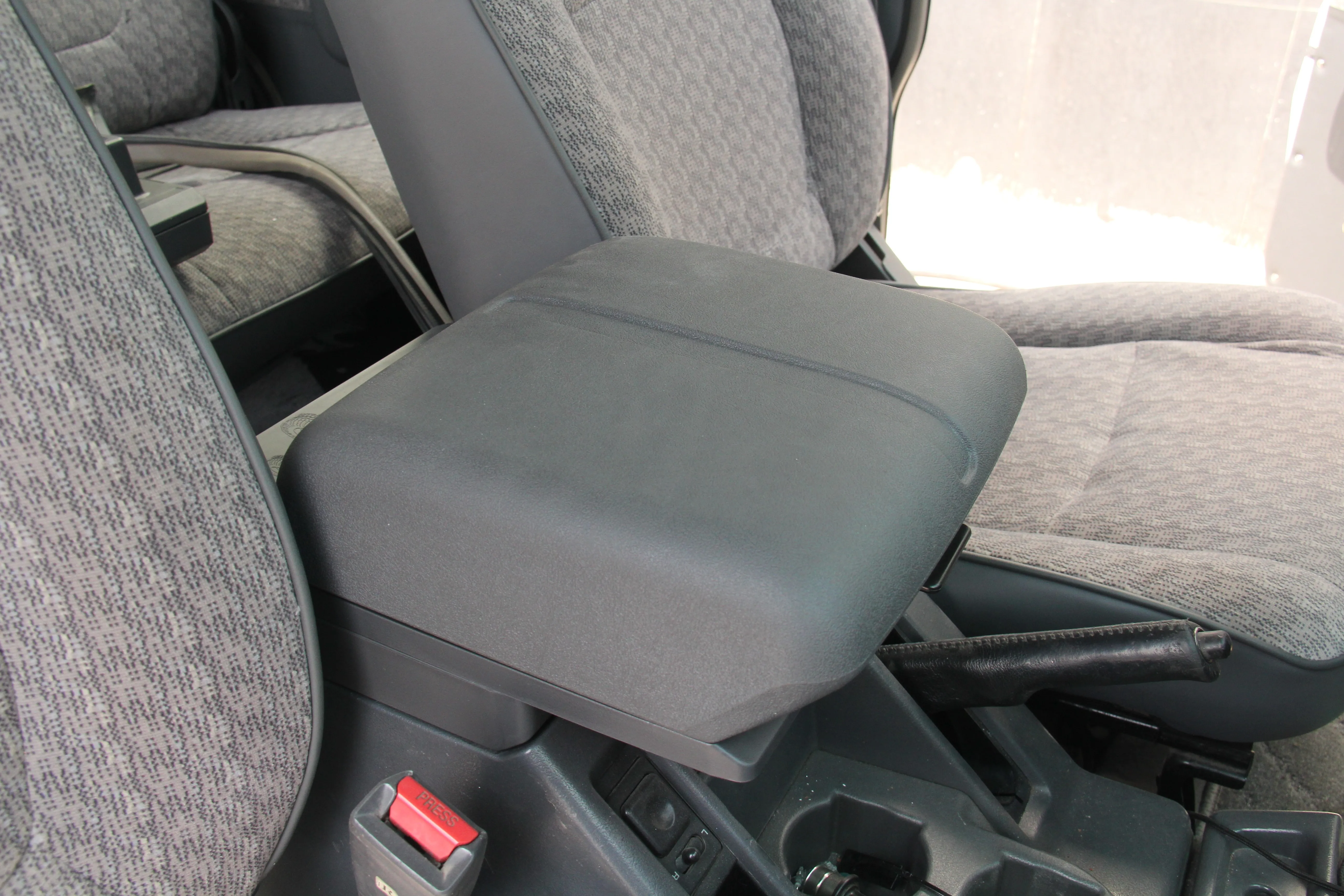 Y60 Raised Driving Armrest Patrol GQ Suitable for One nis san Patrol Y60 Product