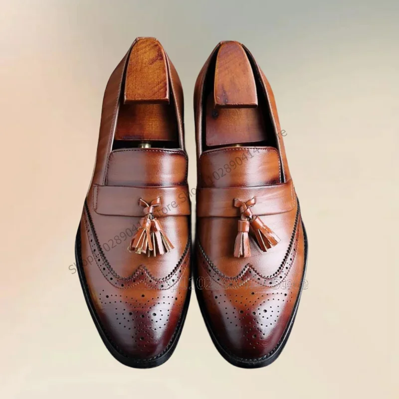 

Brown Tassels Carving Design Breathable Loafers Fashion Slip On Men Shoes Luxury Handcraft Party Banquet Office Men Dress Shoes