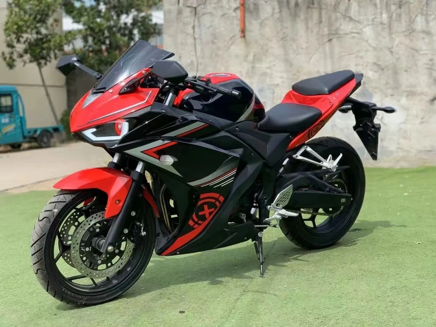 For Yamaha1 R3 200-400CC Fuel Injection LED Headlight and Taillight Front and Rear Disc Brakes LCD Speedometer